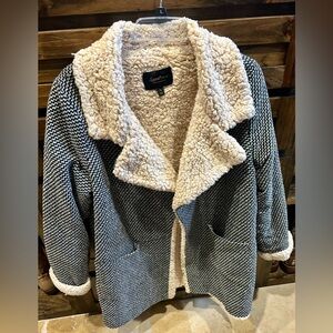 Women’s super cozy and warm coat.